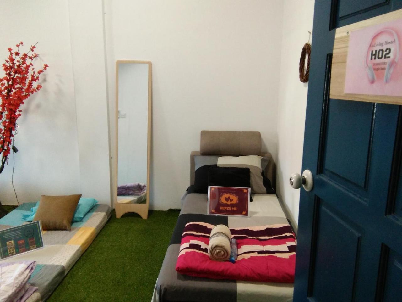 Co.Living Hostel Бандар-Сери-Бегаван Экстерьер фото