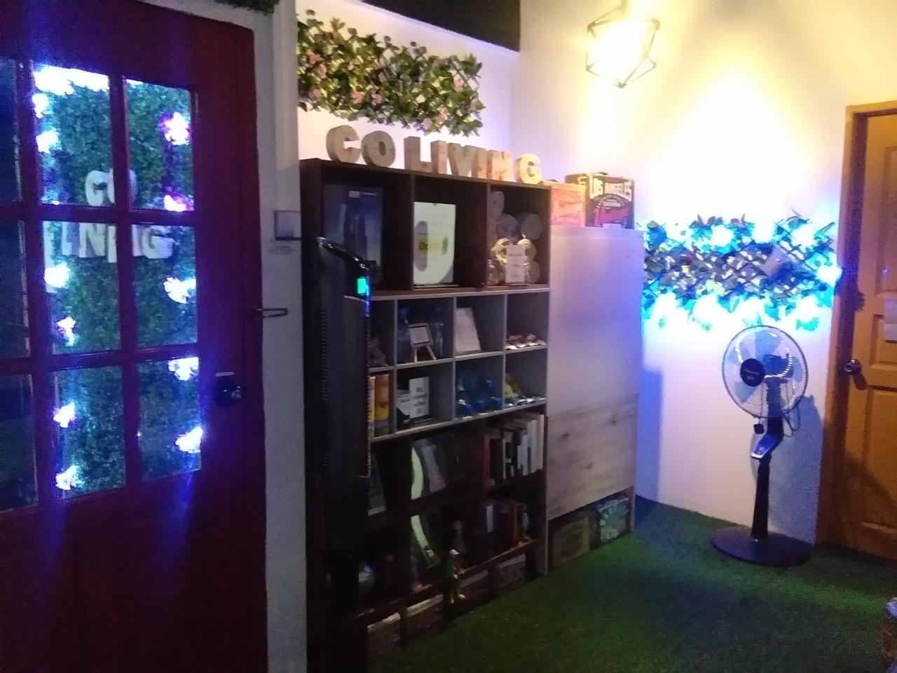 Co.Living Hostel Бандар-Сери-Бегаван Экстерьер фото