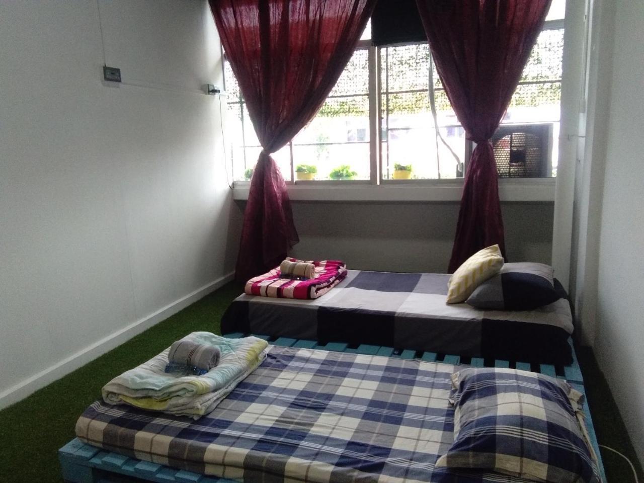 Co.Living Hostel Бандар-Сери-Бегаван Экстерьер фото