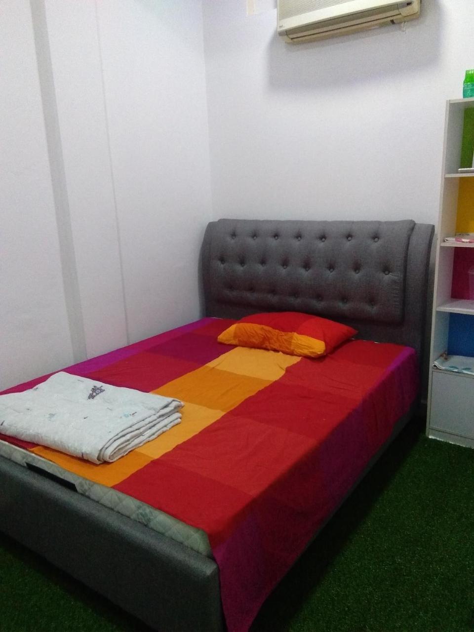 Co.Living Hostel Бандар-Сери-Бегаван Экстерьер фото