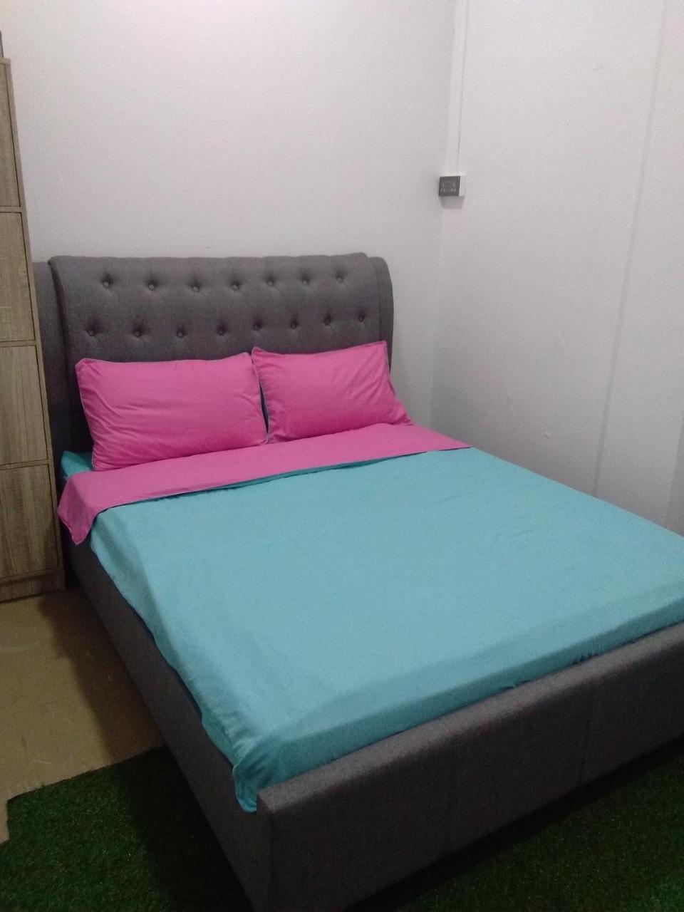 Co.Living Hostel Бандар-Сери-Бегаван Экстерьер фото