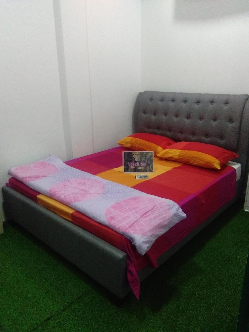 Co.Living Hostel Бандар-Сери-Бегаван Экстерьер фото